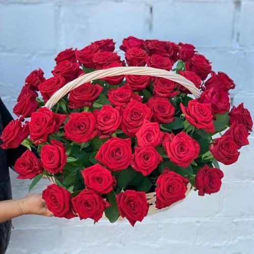 Корзина 51 красная роза - купить с доставкой в интернет-магазине | Флорист Экспресс по Челябинску